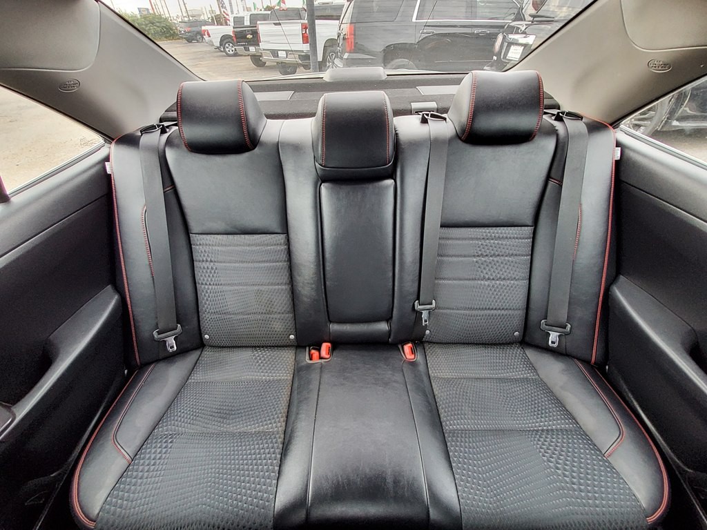 2015 Toyota Camry Image 9