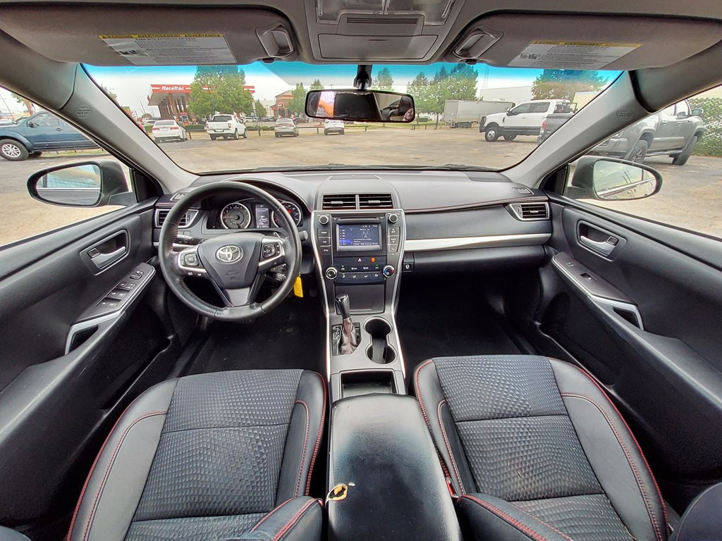 2015 Toyota Camry Image 10