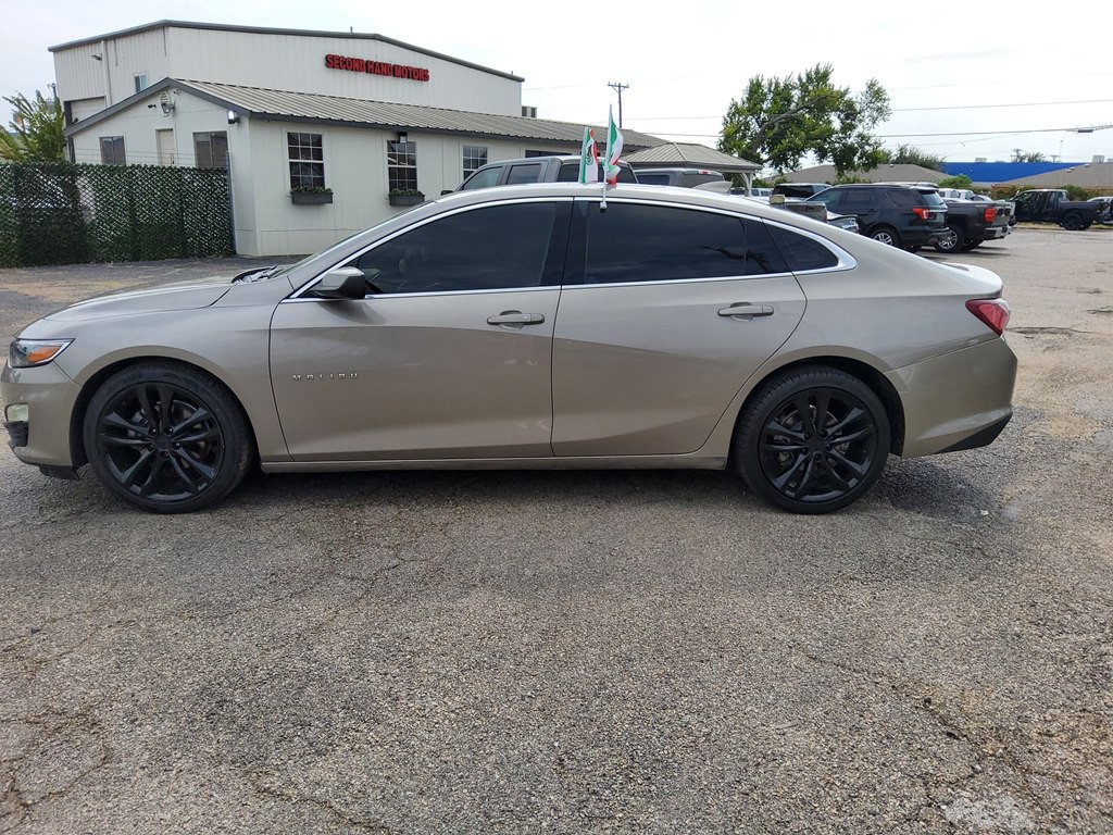 2022 Chevrolet Malibu Image 2