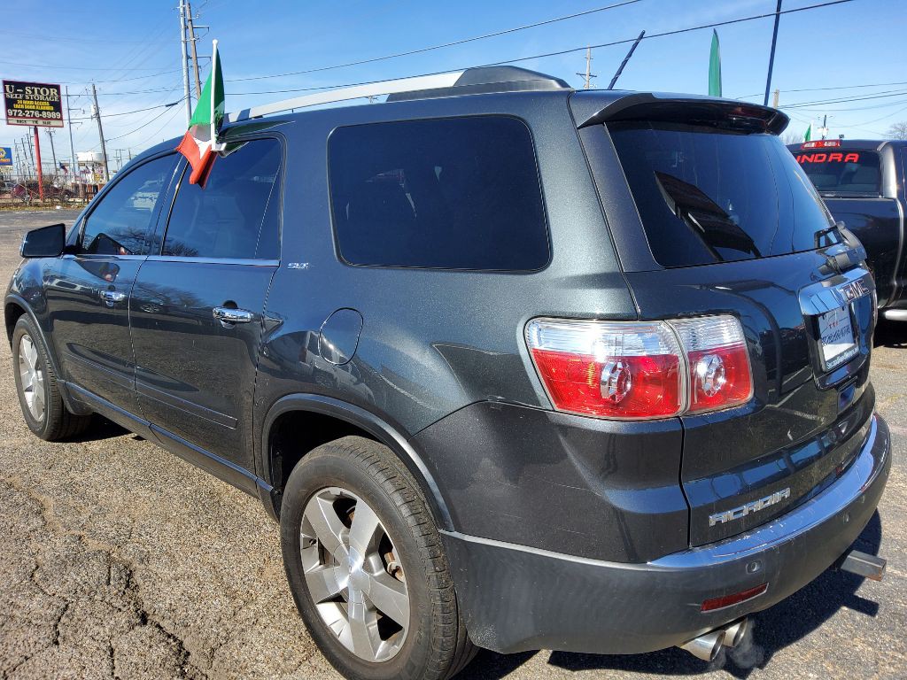 2011 GMC Acadia Image 4