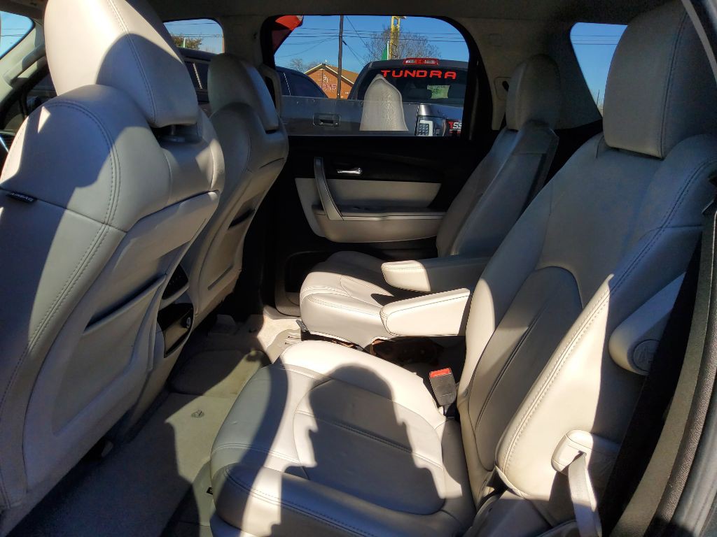 2011 GMC Acadia Image 7
