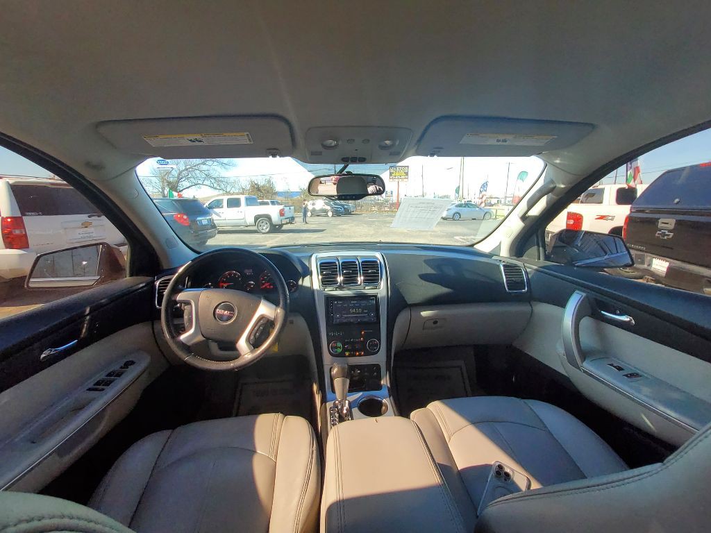 2011 GMC Acadia Image 8