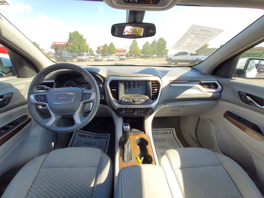 2017 GMC Acadia Image 9