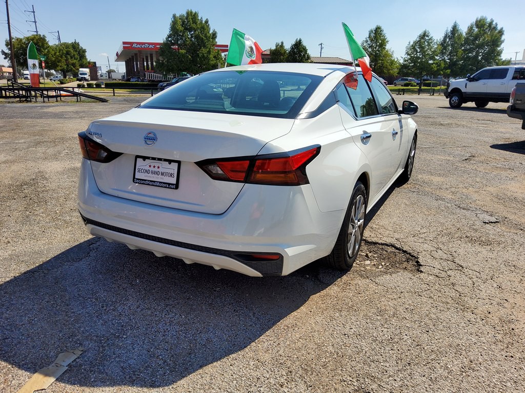 2022 Nissan Altima Image 4