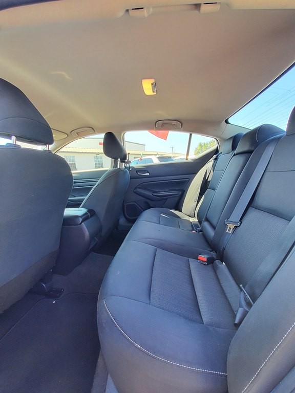 2022 Nissan Altima Image 7