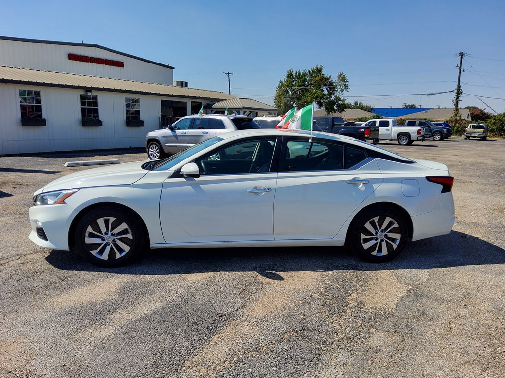 2022 Nissan Altima Image 11