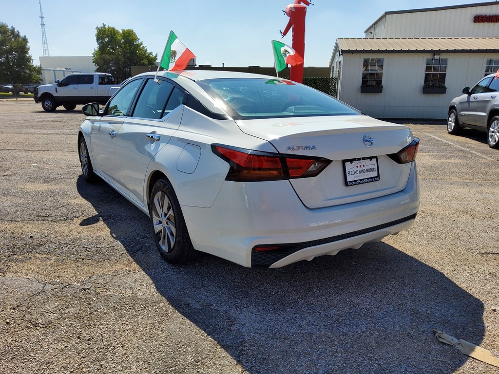 2022 Nissan Altima Image 12