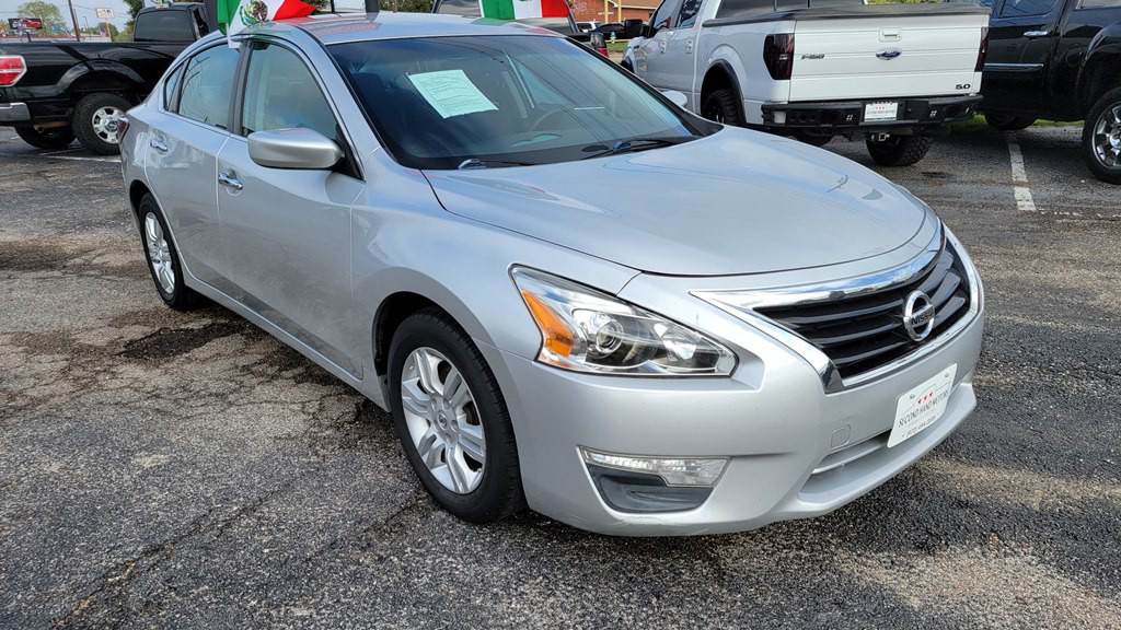 2015 Nissan Altima Image 2