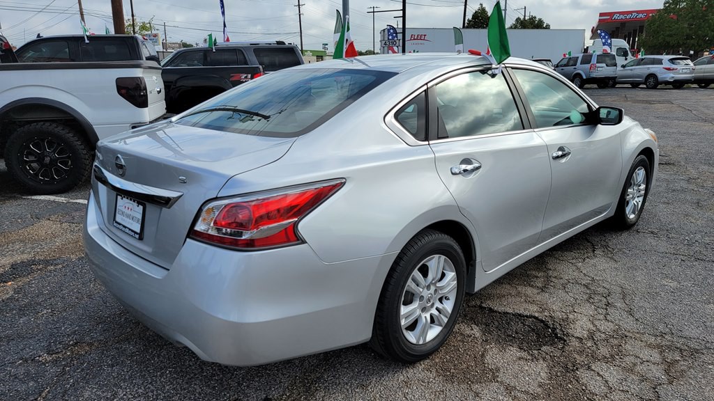 2015 Nissan Altima Image 3