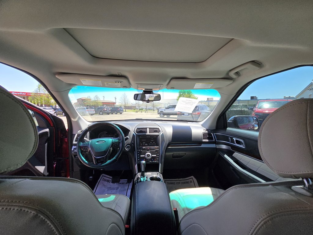 2016 Ford Explorer Image 8
