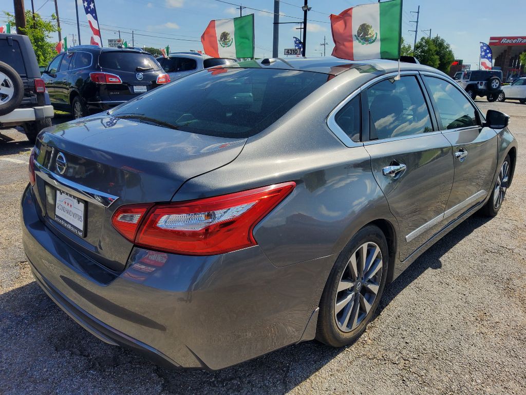 2017 Nissan Altima Image 3