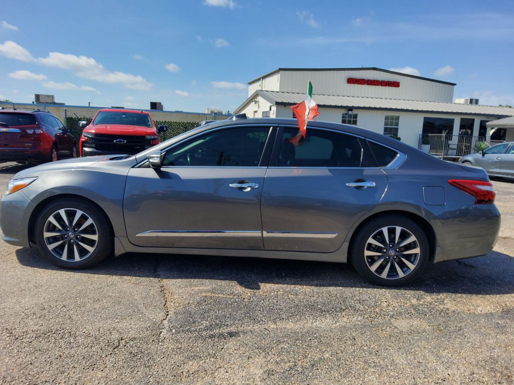 2017 Nissan Altima Image 5
