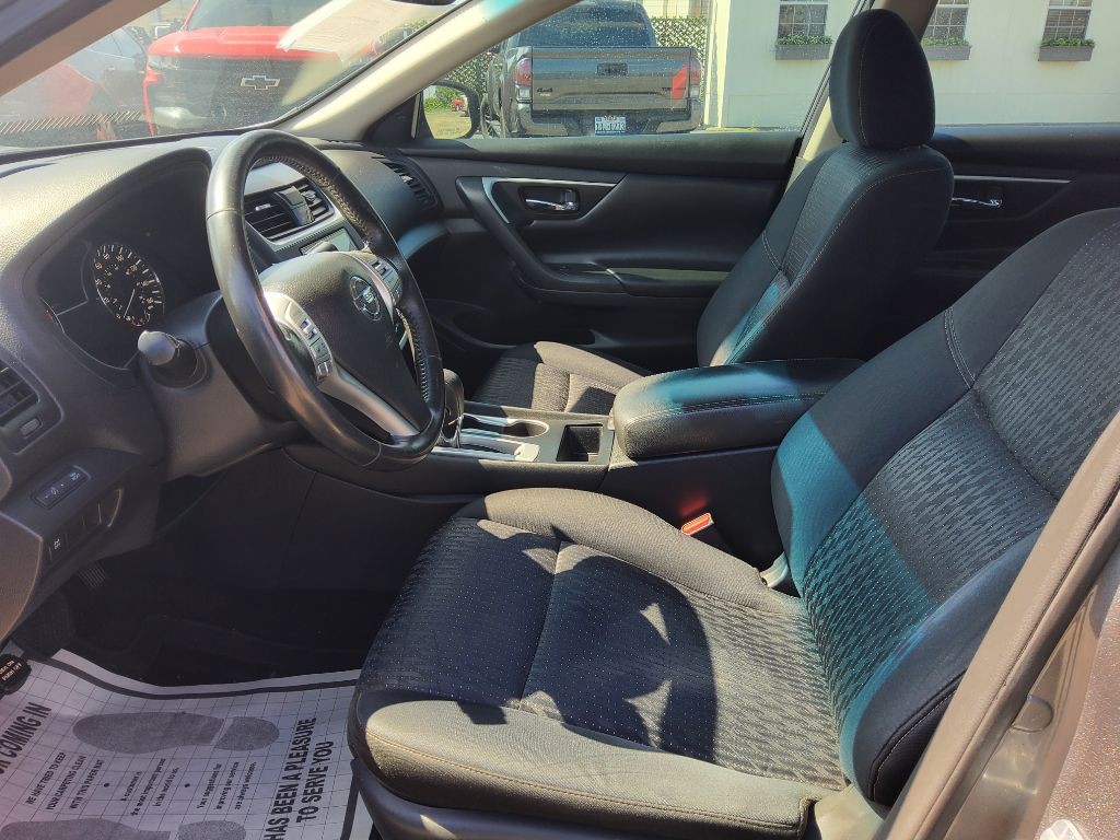 2017 Nissan Altima Image 7