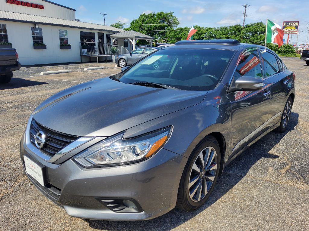 2017 Nissan Altima Image 1