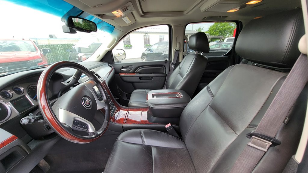 2013 Cadillac Escalade Image 5