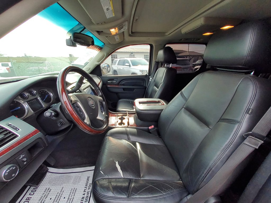 2013 Cadillac Escalade Image 8