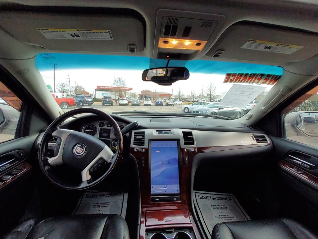 2013 Cadillac Escalade Image 9