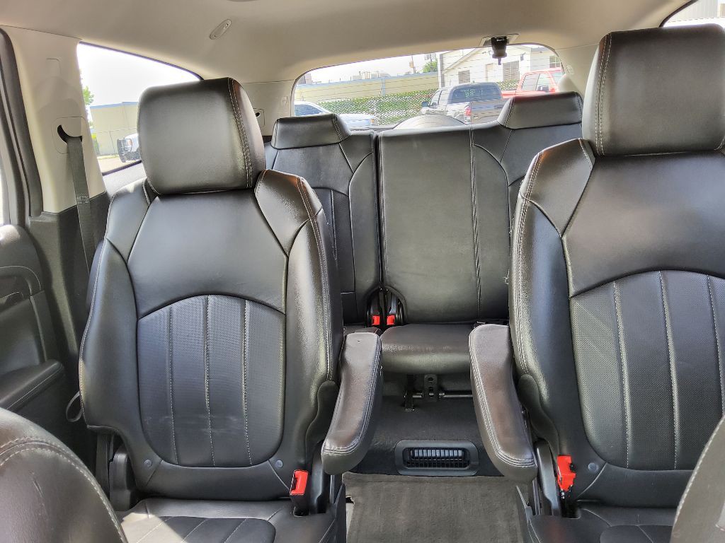 2016 Buick Enclave Image 8