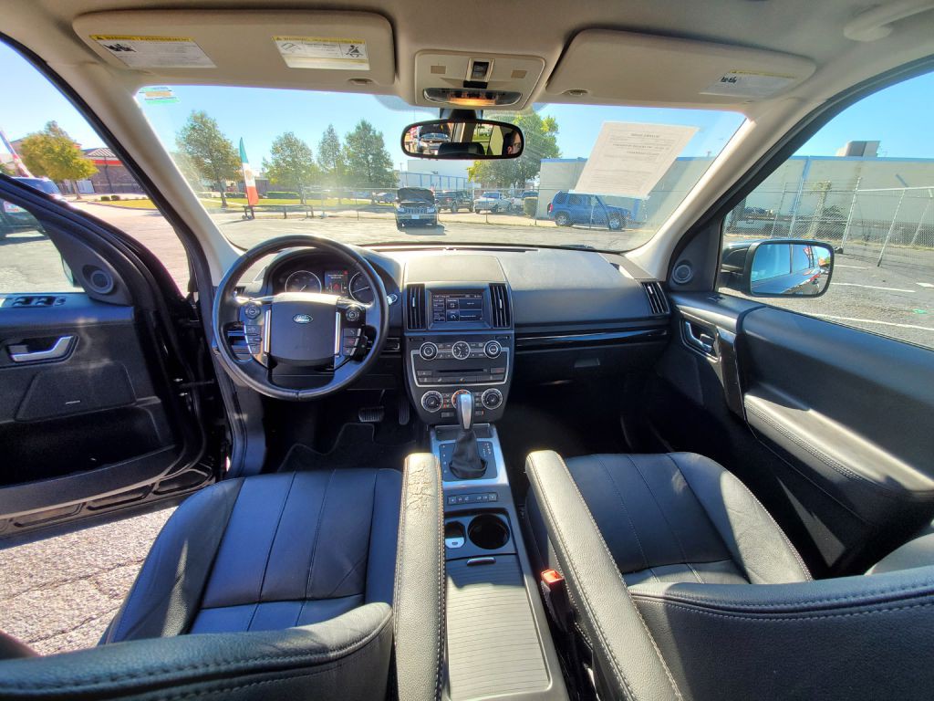 2013 Land Rover LR2 Image 4