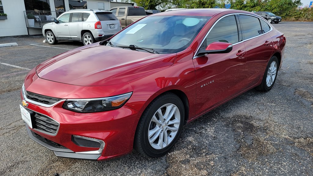 2016 Chevrolet Malibu Image 1