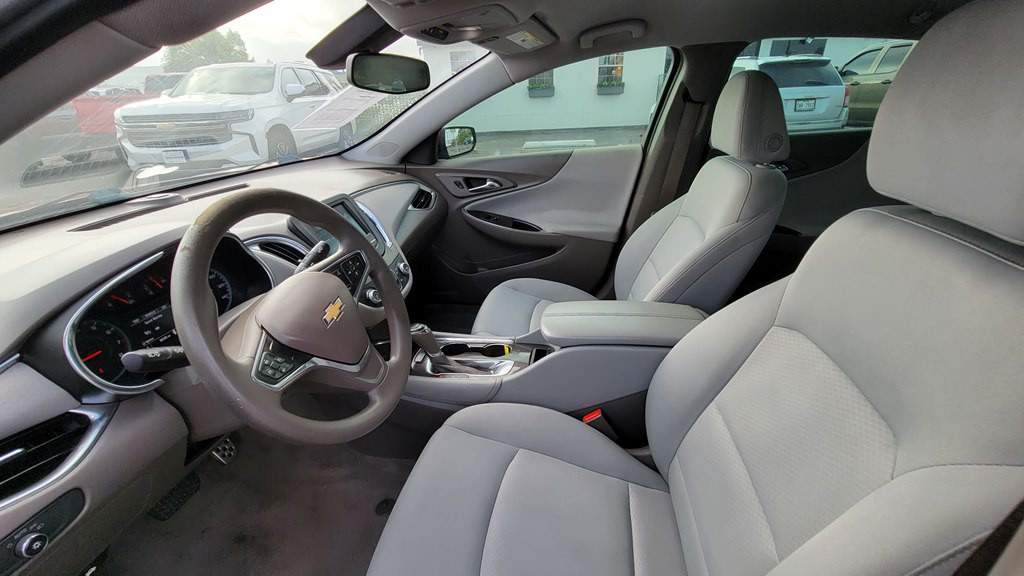 2016 Chevrolet Malibu Image 5