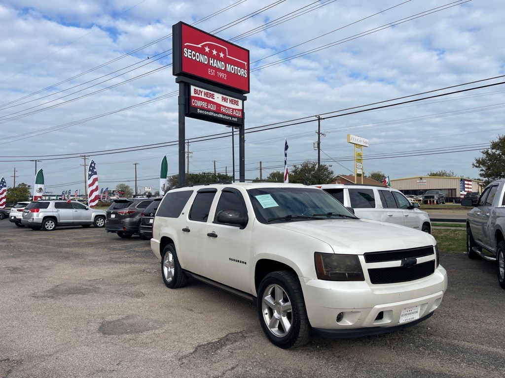 2011 Chevrolet Suburban Image 1