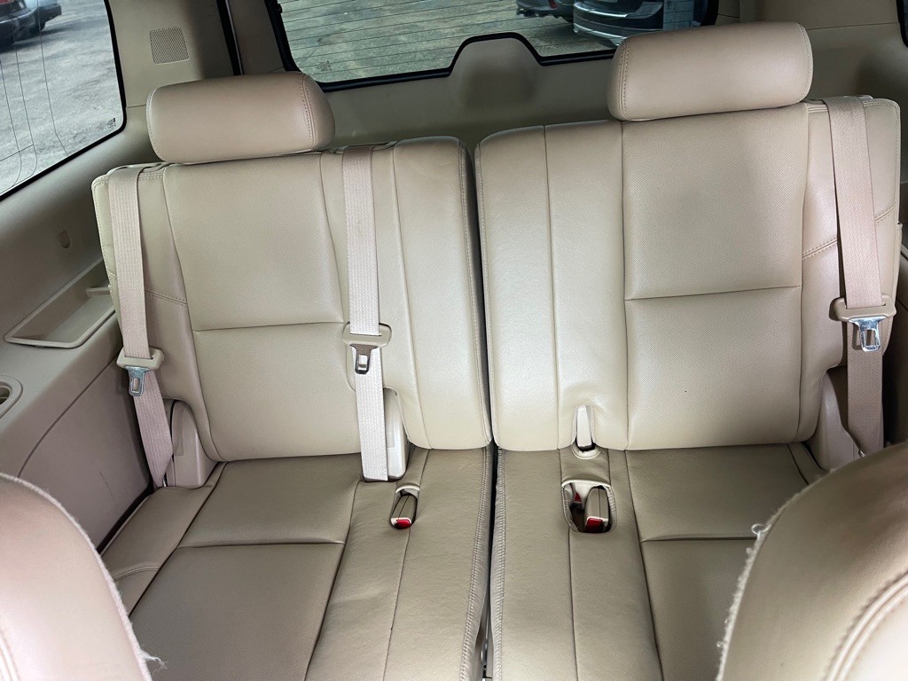 2011 Chevrolet Suburban Image 10