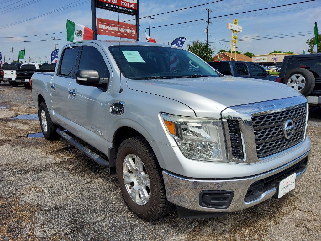 2017 Nissan Titan Image 4