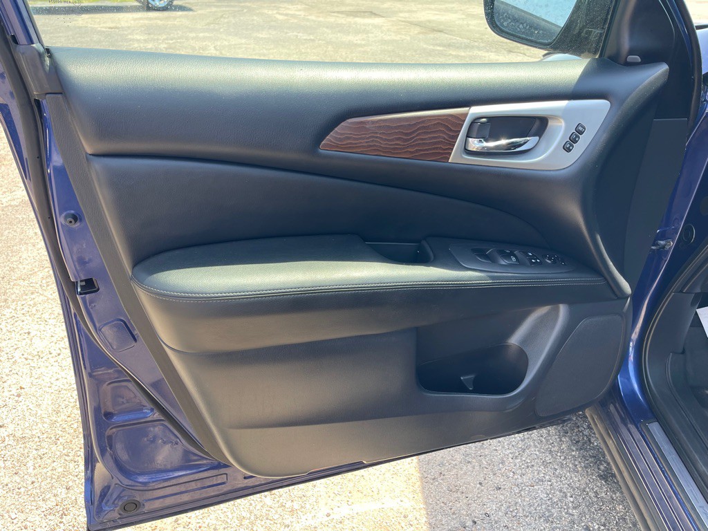 2017 Nissan Pathfinder Image 6