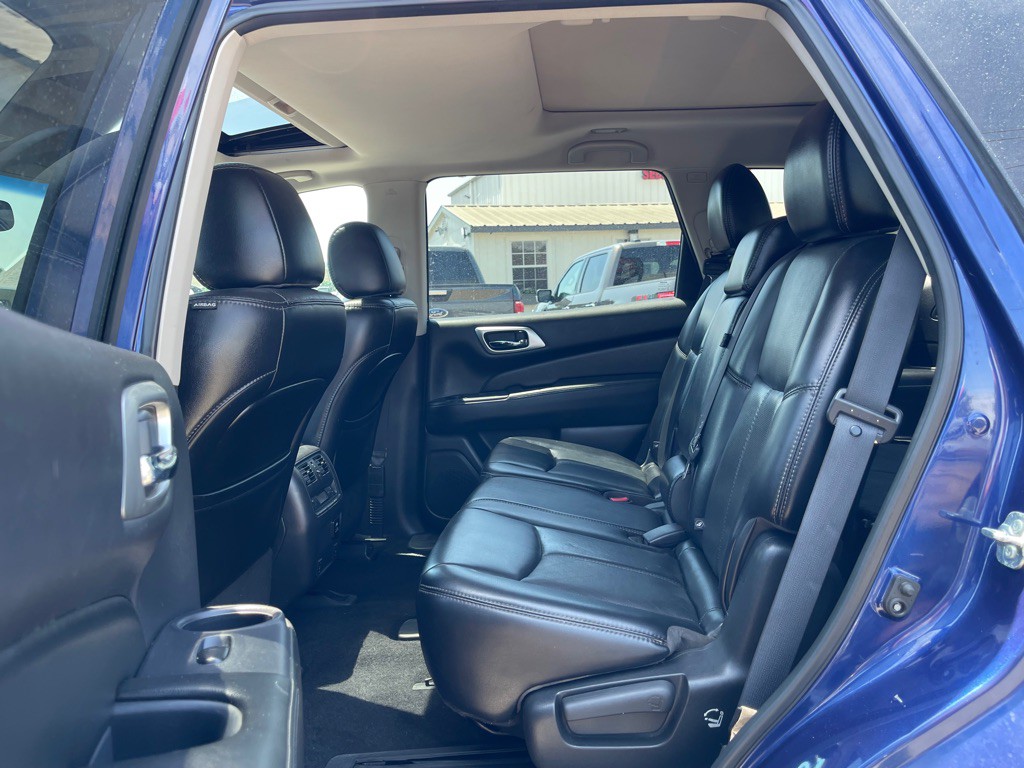 2017 Nissan Pathfinder Image 9