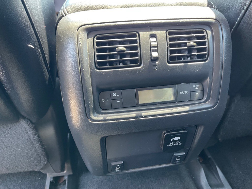 2017 Nissan Pathfinder Image 16