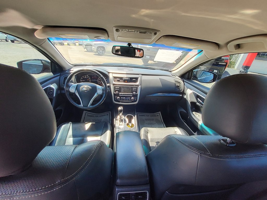 2018 Nissan Altima Image 8