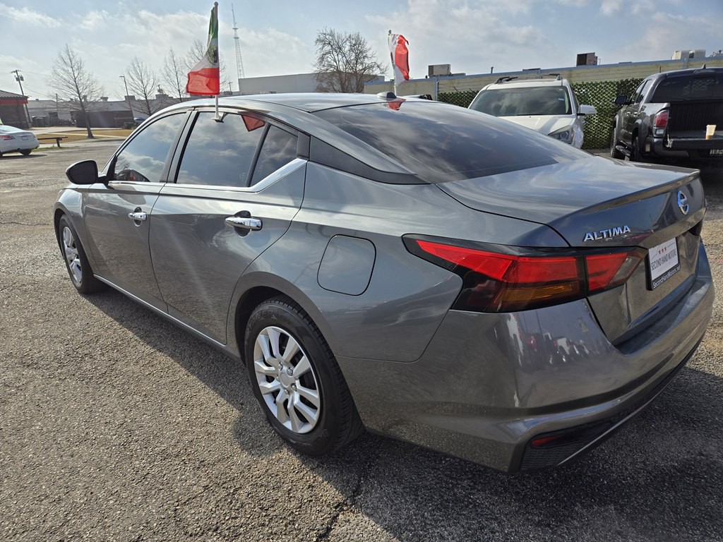 2019 Nissan Altima Image 4