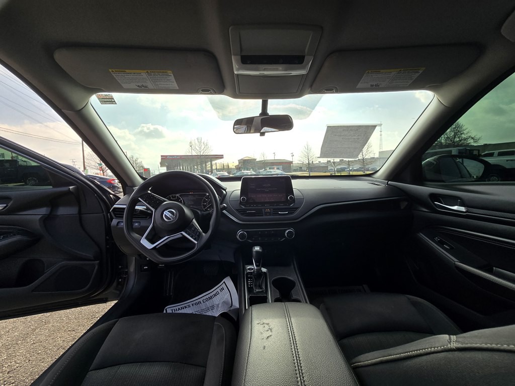 2019 Nissan Altima Image 8