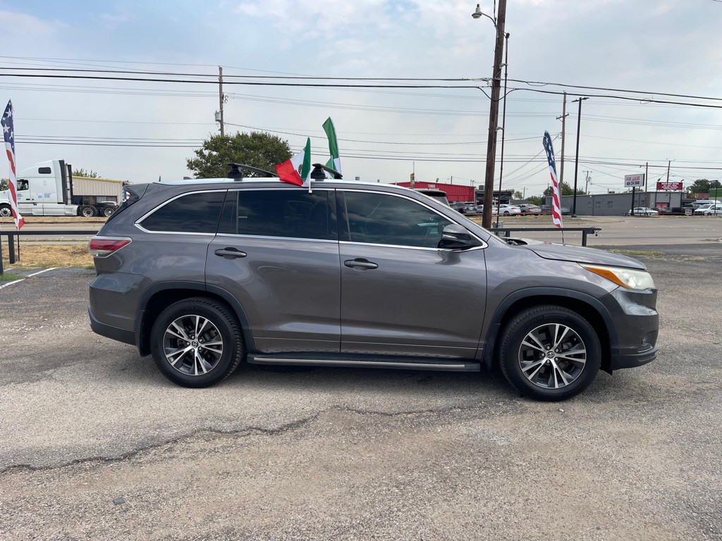 2016 Toyota Highlander Image 3