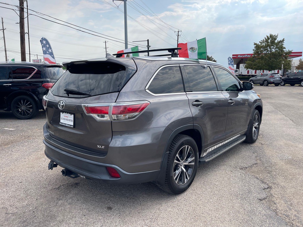2016 Toyota Highlander Image 4