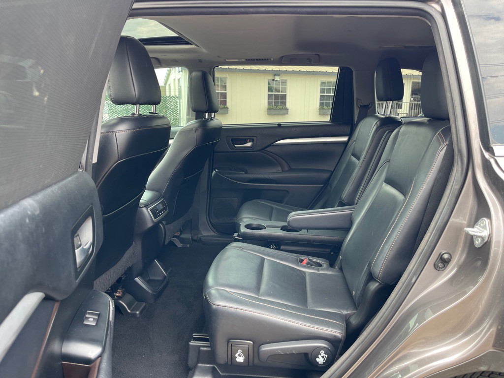 2016 Toyota Highlander Image 9