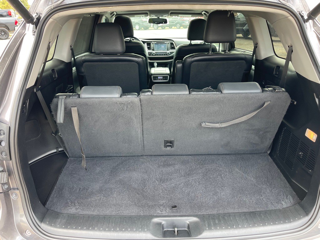 2016 Toyota Highlander Image 11