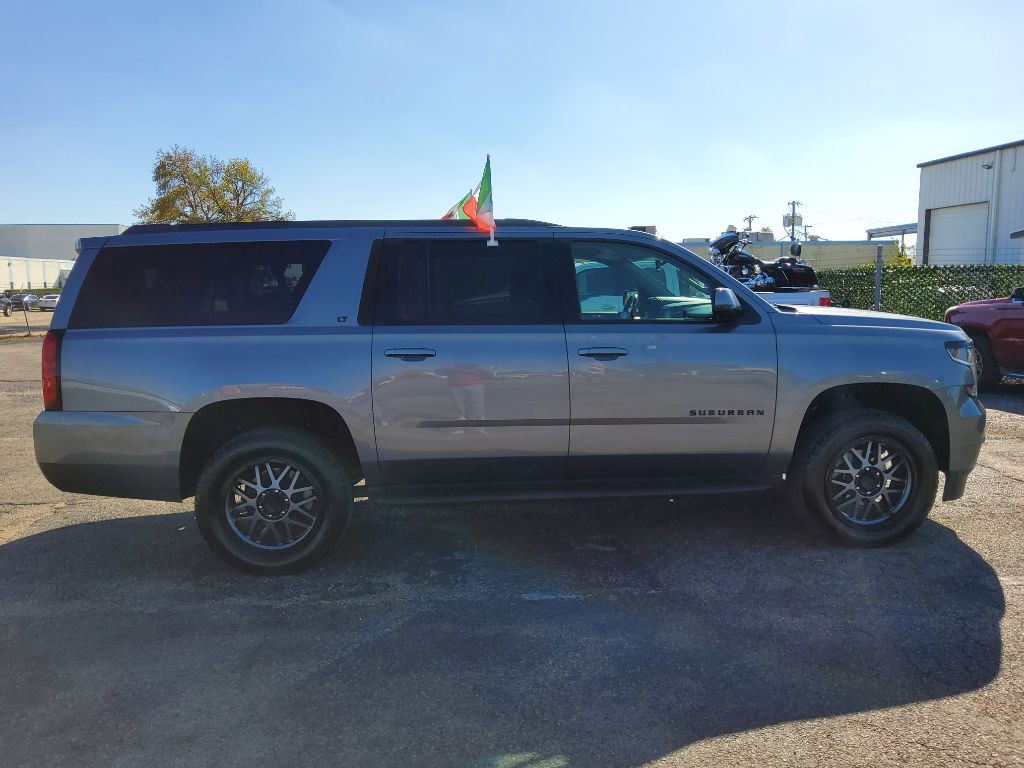 2019 Chevrolet Suburban Image 6