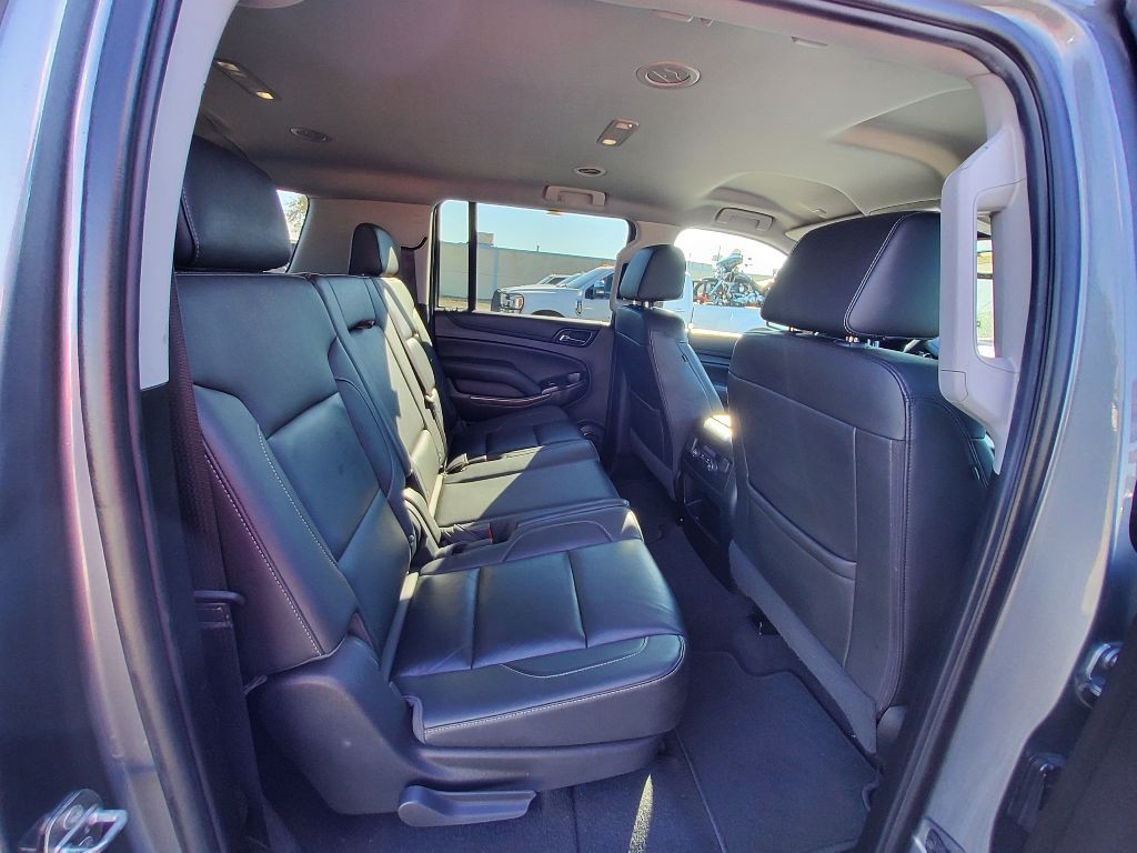 2019 Chevrolet Suburban Image 8