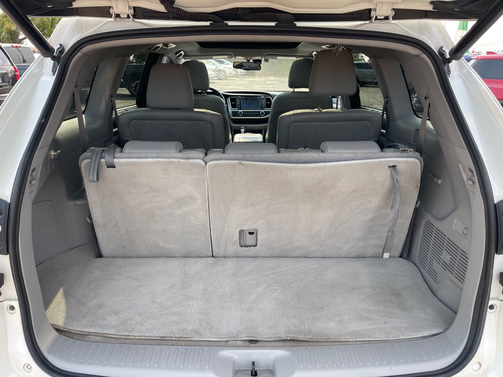 2016 Toyota Highlander Image 11