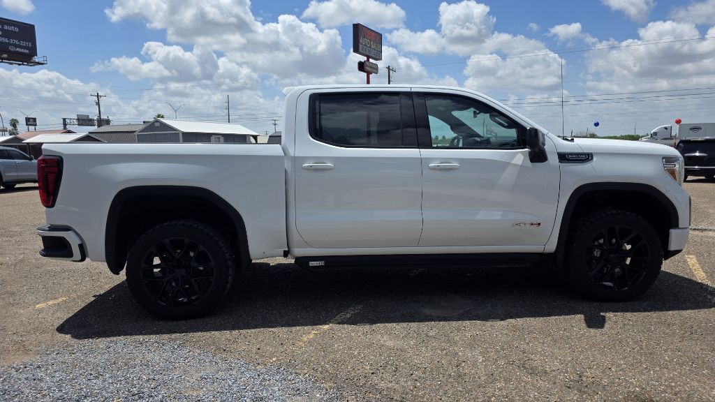 2021 GMC Sierra Image 2