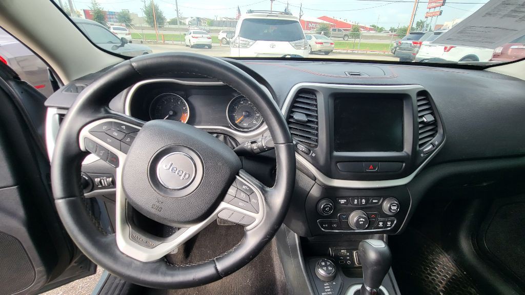 2015 Jeep Cherokee Image 12