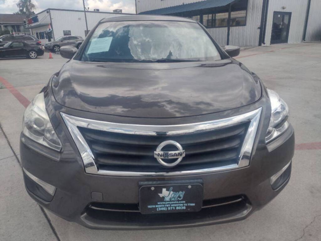 2015 Nissan Altima Image 1