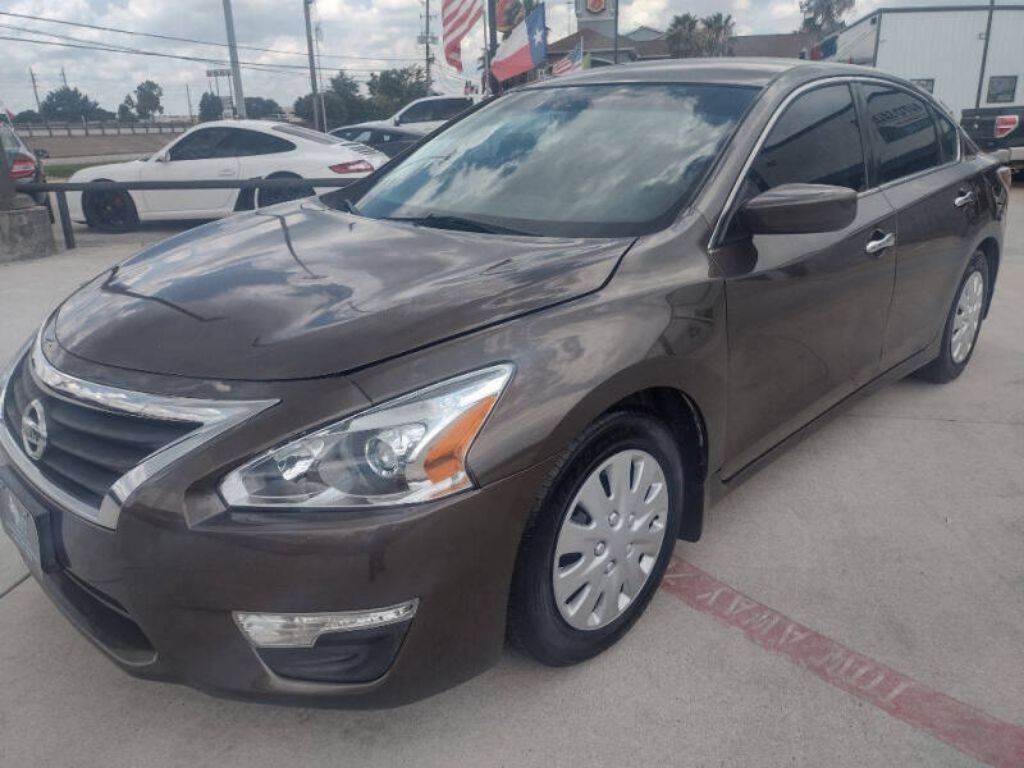 2015 Nissan Altima Image 2