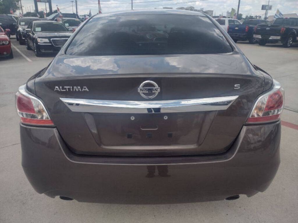 2015 Nissan Altima Image 3