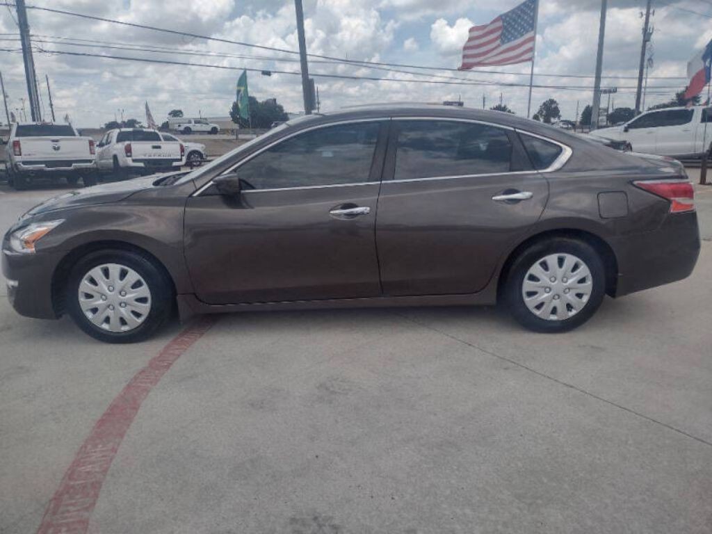 2015 Nissan Altima Image 4