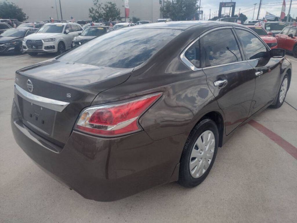2015 Nissan Altima Image 6