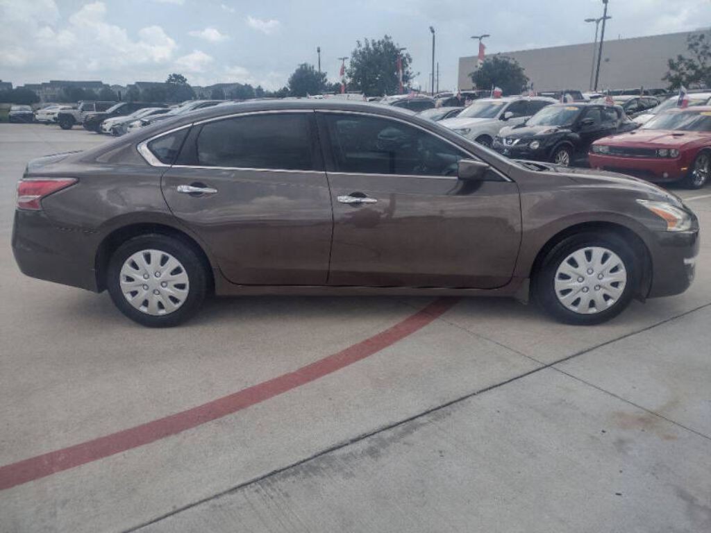 2015 Nissan Altima Image 8
