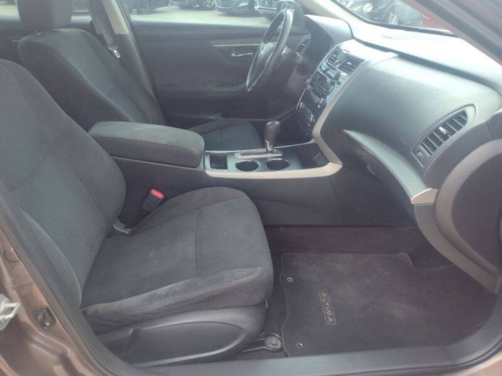 2015 Nissan Altima Image 14